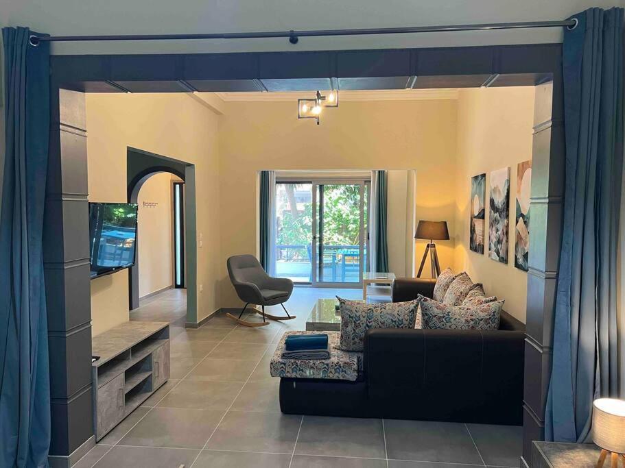 פיראוס Spacious And Beautiful House מראה חיצוני תמונה