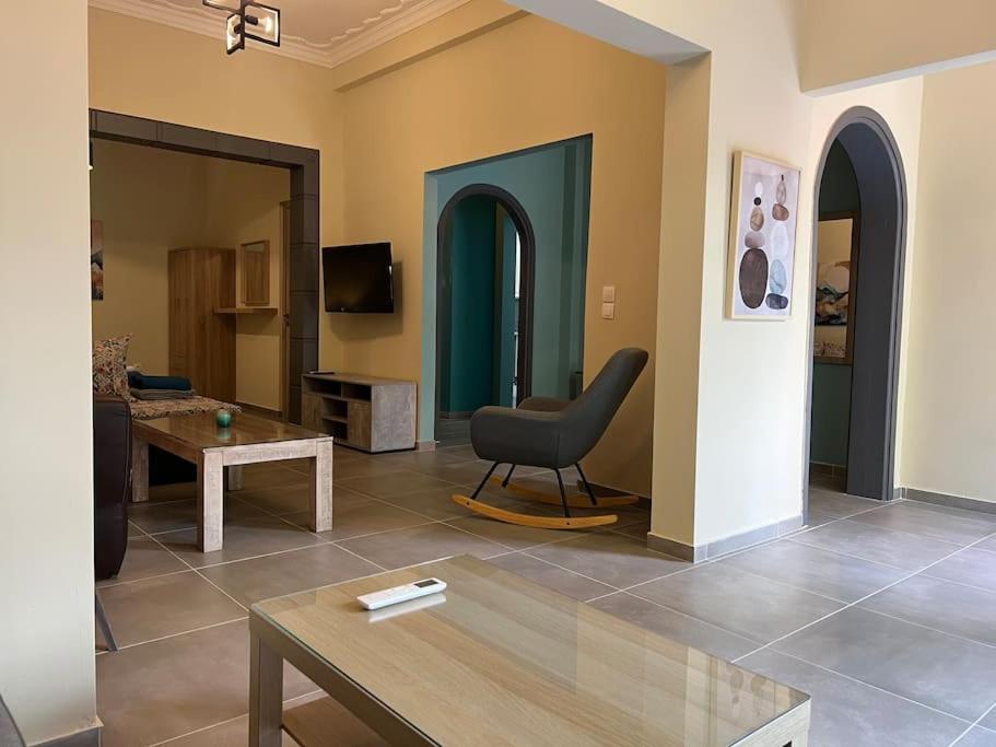 פיראוס Spacious And Beautiful House מראה חיצוני תמונה