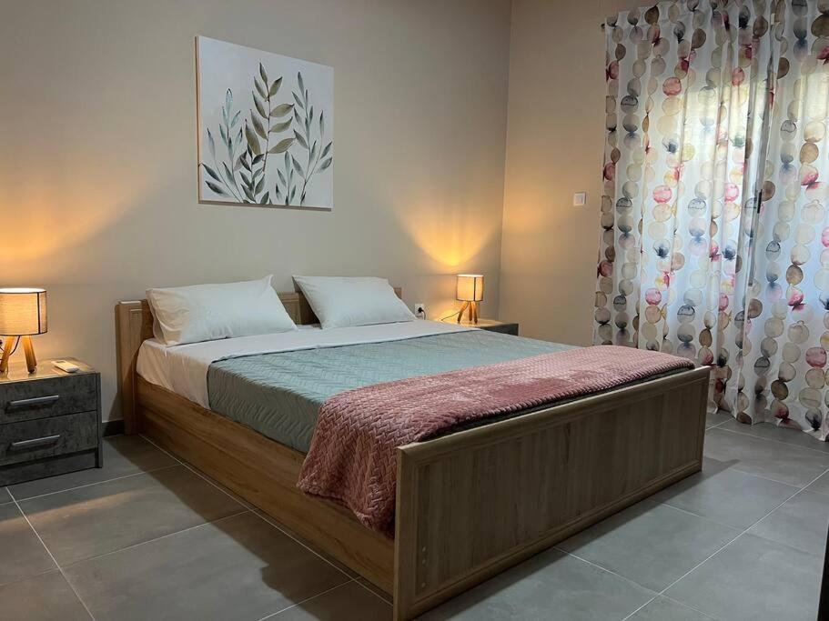 פיראוס Spacious And Beautiful House מראה חיצוני תמונה