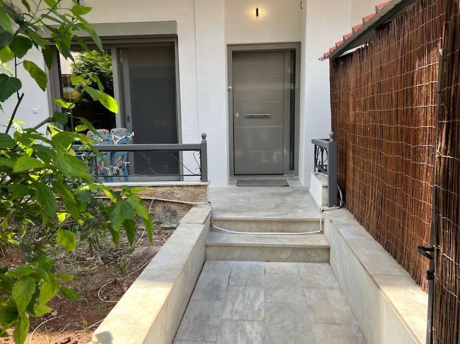 פיראוס Spacious And Beautiful House מראה חיצוני תמונה