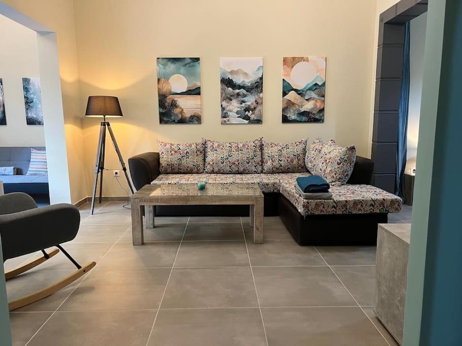 פיראוס Spacious And Beautiful House מראה חיצוני תמונה