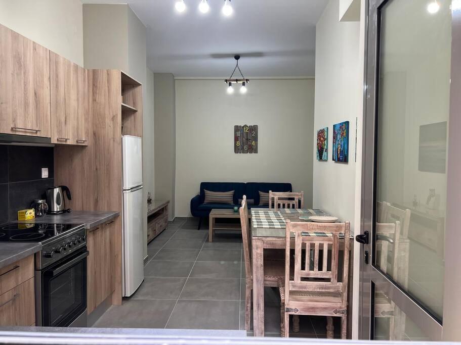 פיראוס Spacious And Beautiful House מראה חיצוני תמונה
