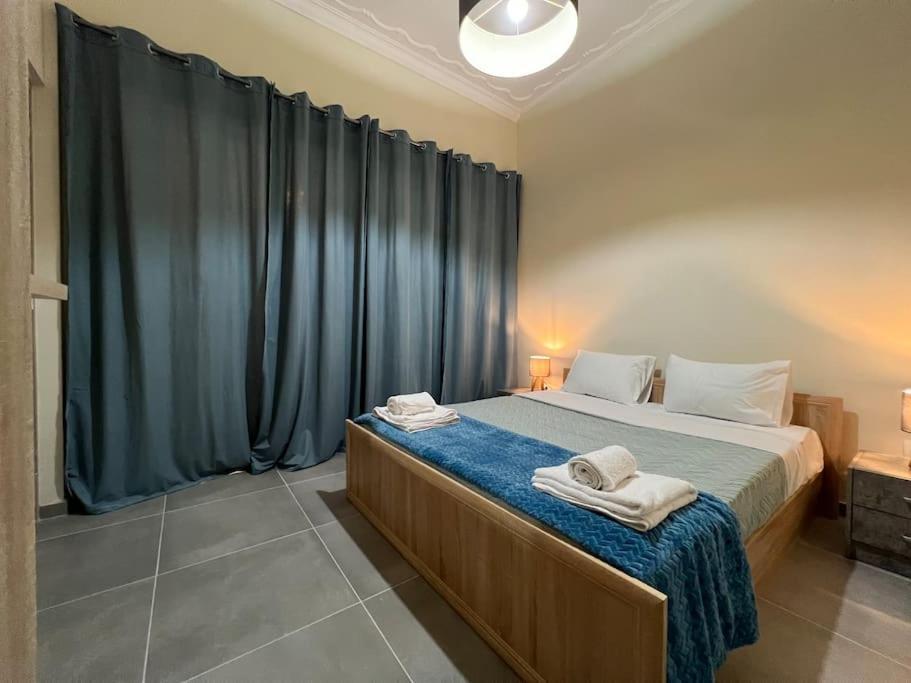 פיראוס Spacious And Beautiful House מראה חיצוני תמונה
