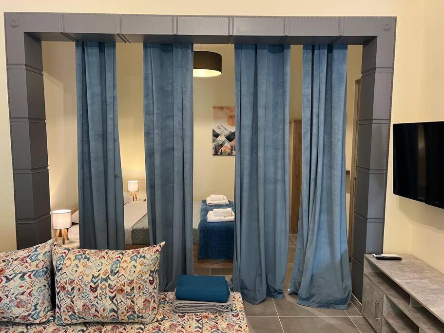 פיראוס Spacious And Beautiful House מראה חיצוני תמונה